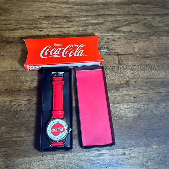 Coca-Cola Coke Polar Bear Red NWT Unisex Watch Time Piece With Box Vintage - Picture 1 of 7